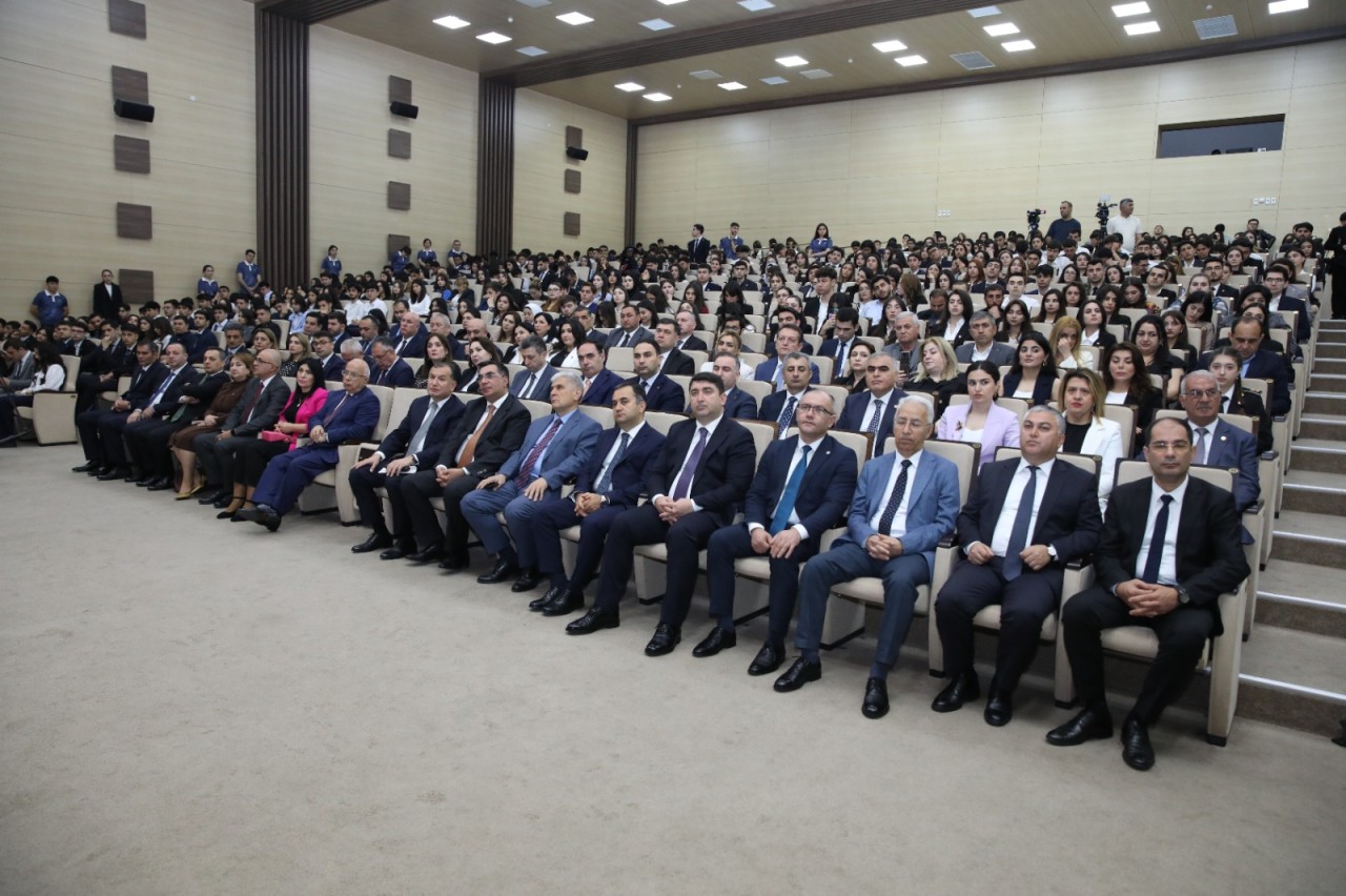 Heydər Əliyevə həsr olunan tədbirdə 308 tələbəyə “Adlı təqaüd” verilib - FOTOLAR